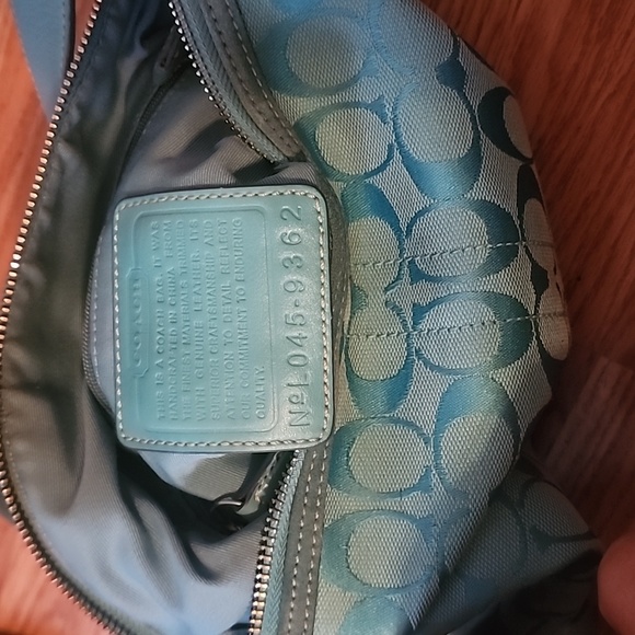 Rare Vintage Coach Crossbody bag. Good condition. - Picture 3 of 5